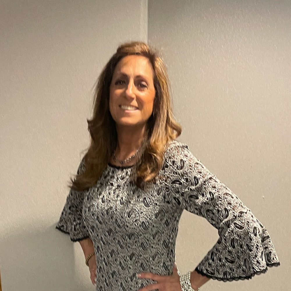 Meet your Posher, Elisa